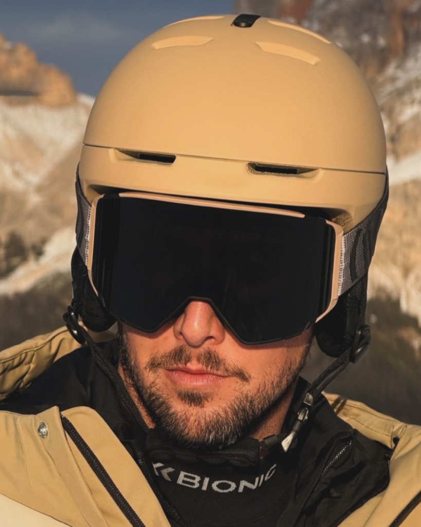 Neon Arctic Magnetic Mask - Black Violet