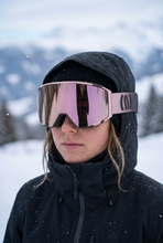 Carica l'immagine nel visualizzatore di Gallery, Neon Maschera Magnetica ICE - Light Pink Specchiata